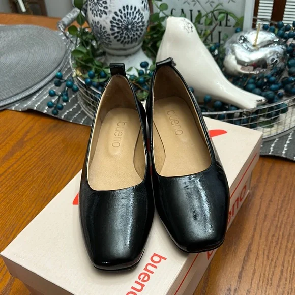 Sz 38 (7.5)⭐️NWT Bueno Elizabeth Black Patent Leather Flats. - Picture 3 of 13